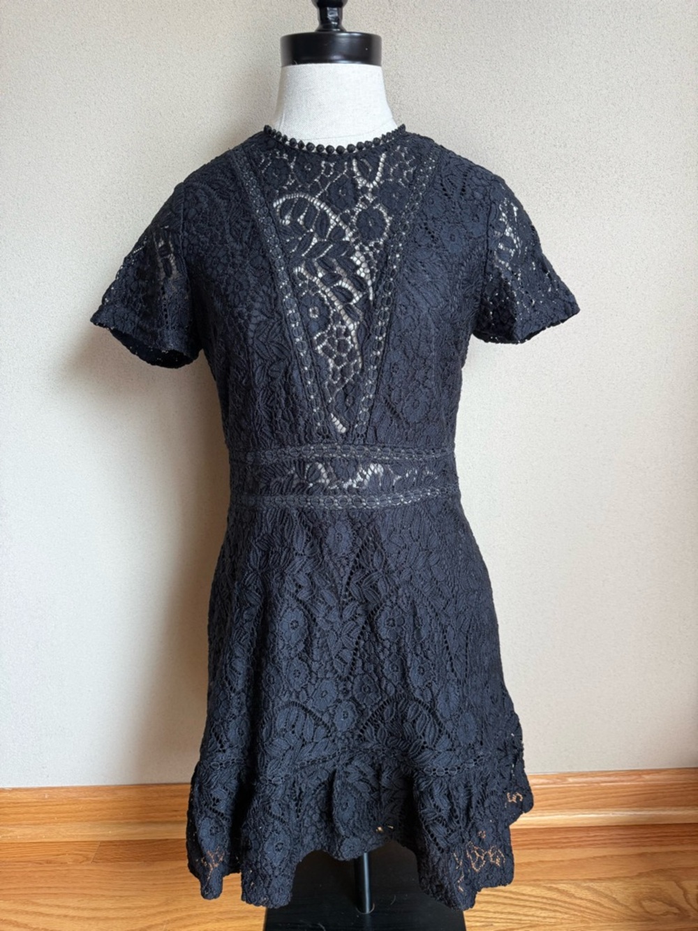 AQUA lace short sleeve mini dress